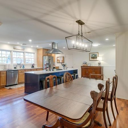 Spacious St Simons Island Vacation Rental With Pool! St. Simons Island Exteriör bild
