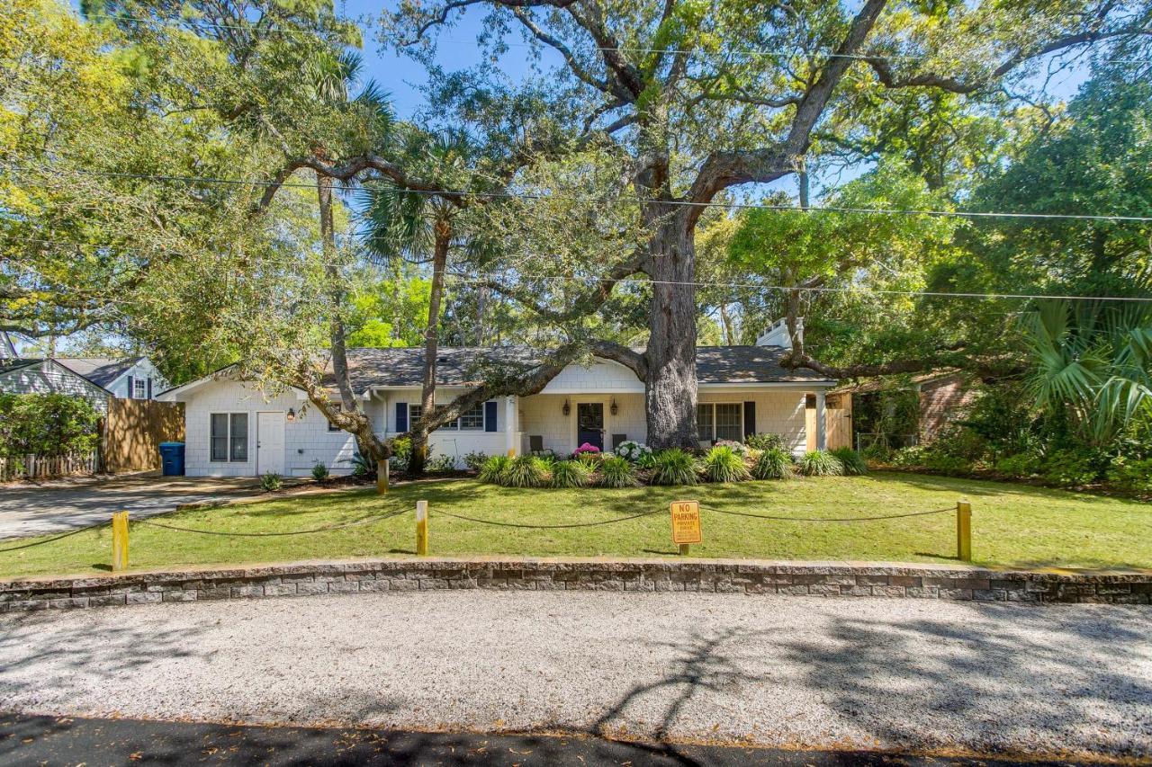 Spacious St Simons Island Vacation Rental With Pool! St. Simons Island Exteriör bild