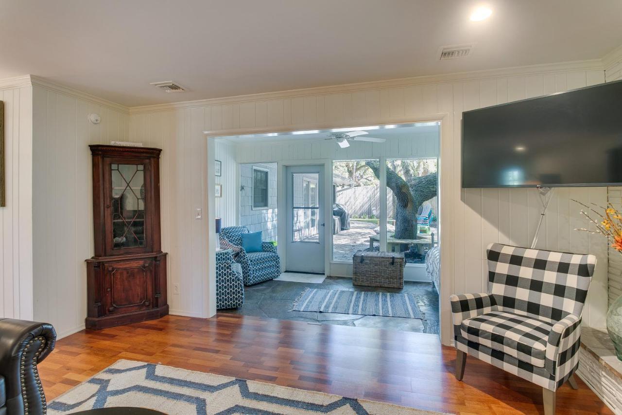 Spacious St Simons Island Vacation Rental With Pool! St. Simons Island Exteriör bild