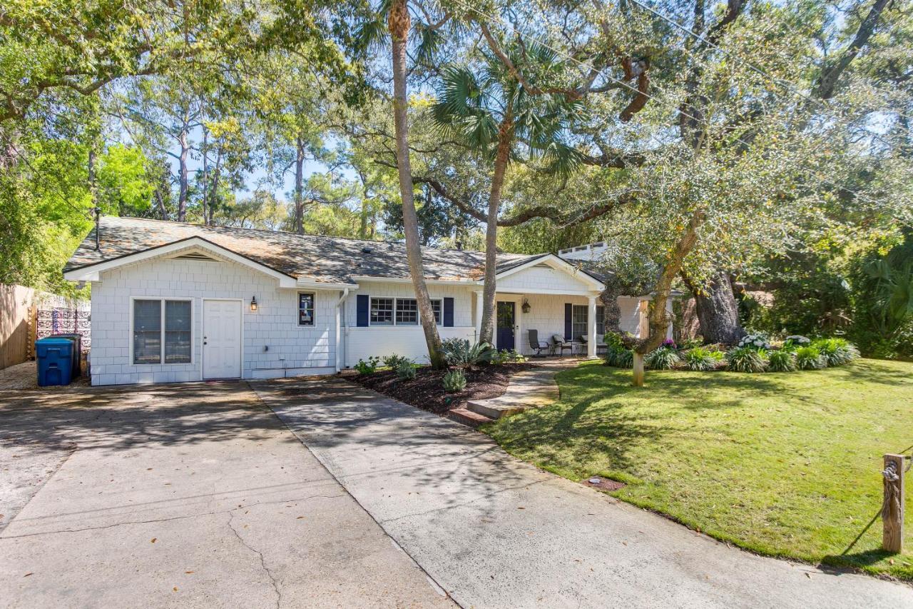 Spacious St Simons Island Vacation Rental With Pool! St. Simons Island Exteriör bild