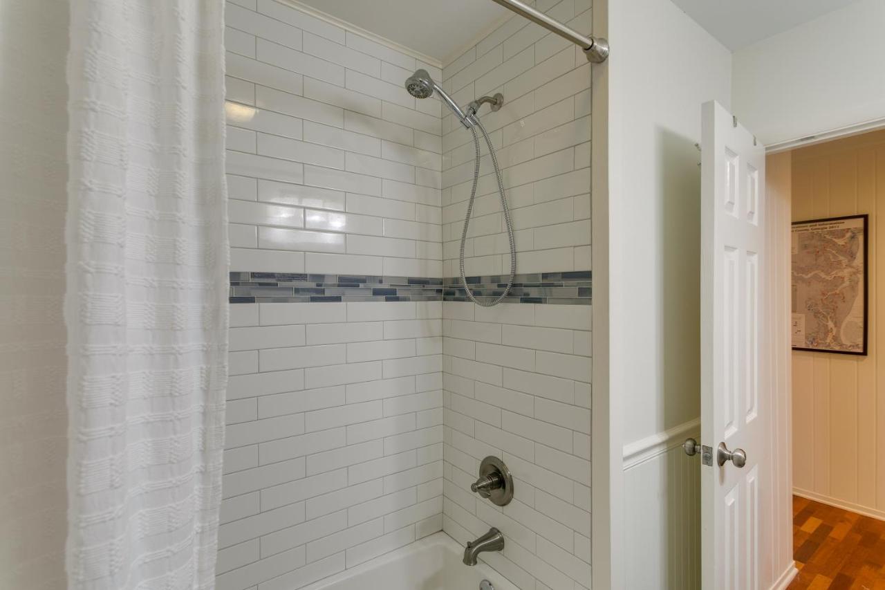 Spacious St Simons Island Vacation Rental With Pool! St. Simons Island Exteriör bild